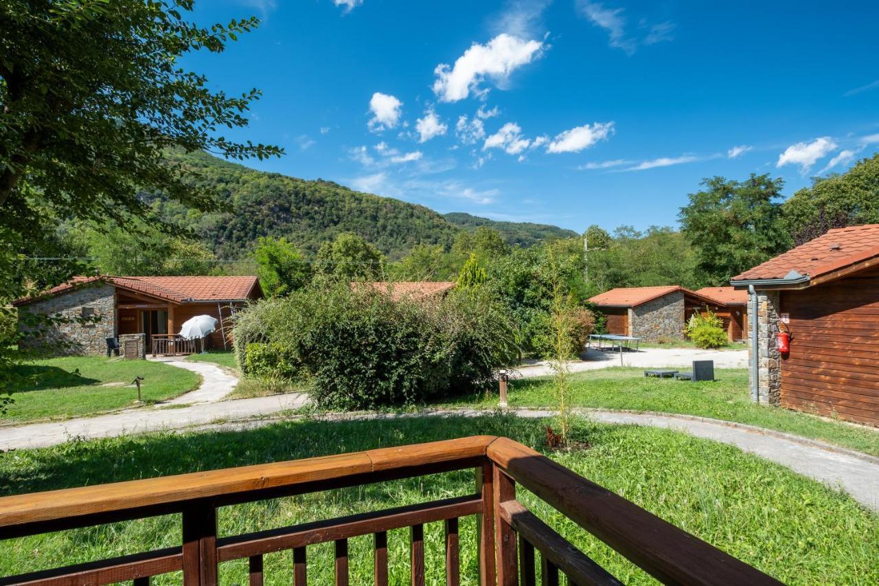 Le Hameau Du Comte De Foix - 11 Chalets En Ariege Меркюс-Гаррабет Экстерьер фото