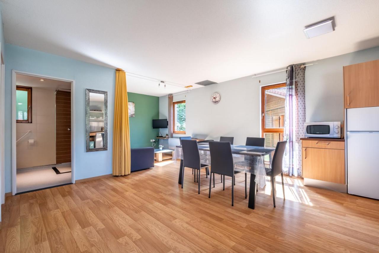 Le Hameau Du Comte De Foix - 11 Chalets En Ariege Меркюс-Гаррабет Экстерьер фото