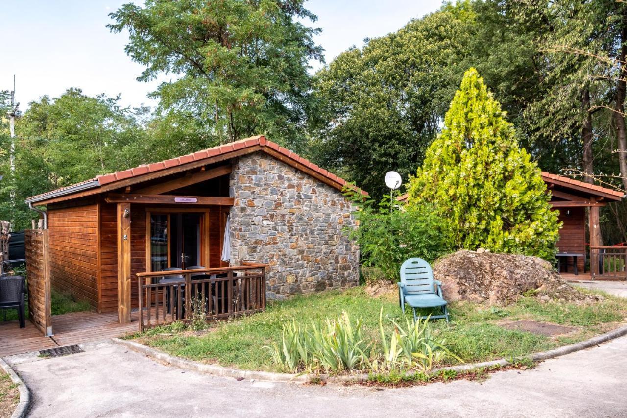 Le Hameau Du Comte De Foix - 11 Chalets En Ariege Меркюс-Гаррабет Экстерьер фото